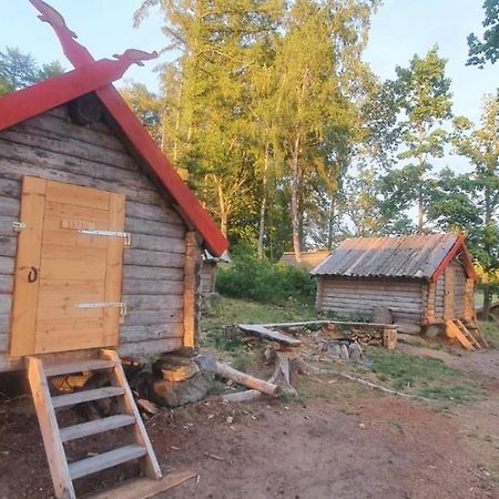 Vittfarnas Hird Vikingaby Bed & Breakfast Sosdala Exterior foto