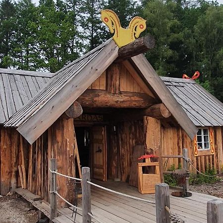 Vittfarnas Hird Vikingaby Bed & Breakfast Sosdala Exterior foto