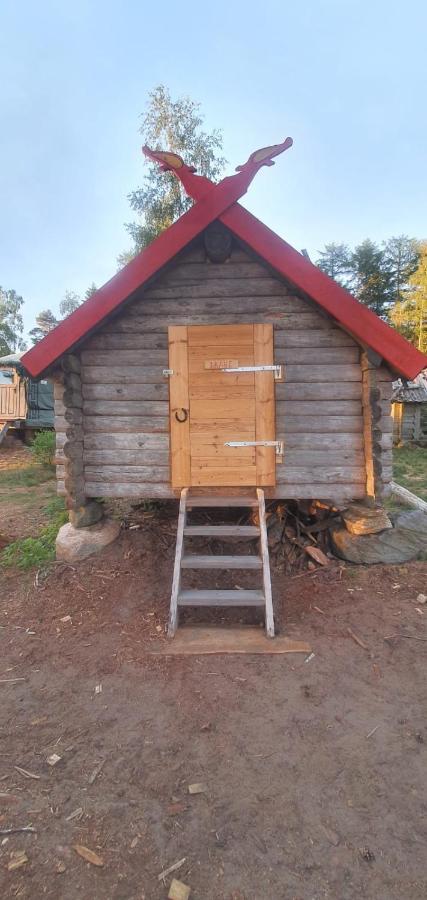 Vittfarnas Hird Vikingaby Bed & Breakfast Sosdala Exterior foto
