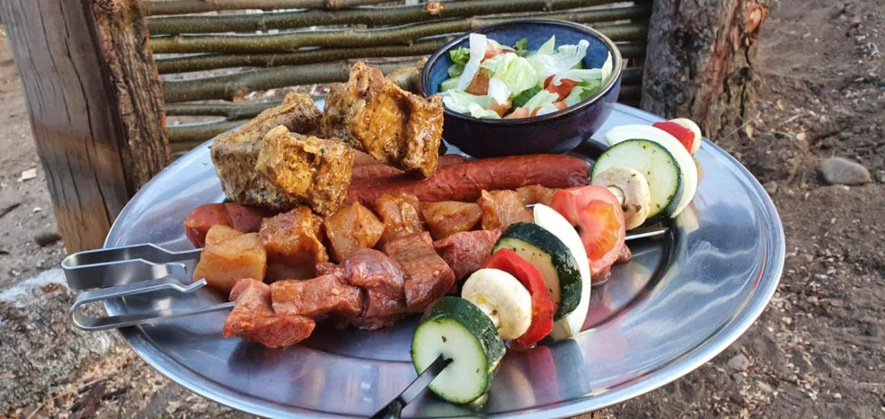 Vittfarnas Hird Vikingaby Bed & Breakfast Sosdala Exterior foto